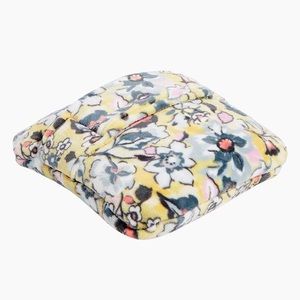 ISO Vera Bradley Travel Blankets